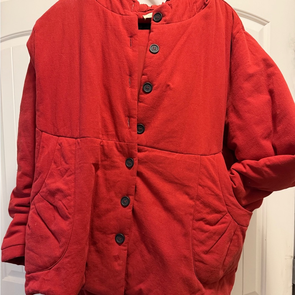 Elegant Red Button-Up Women's Puffer Jacket
